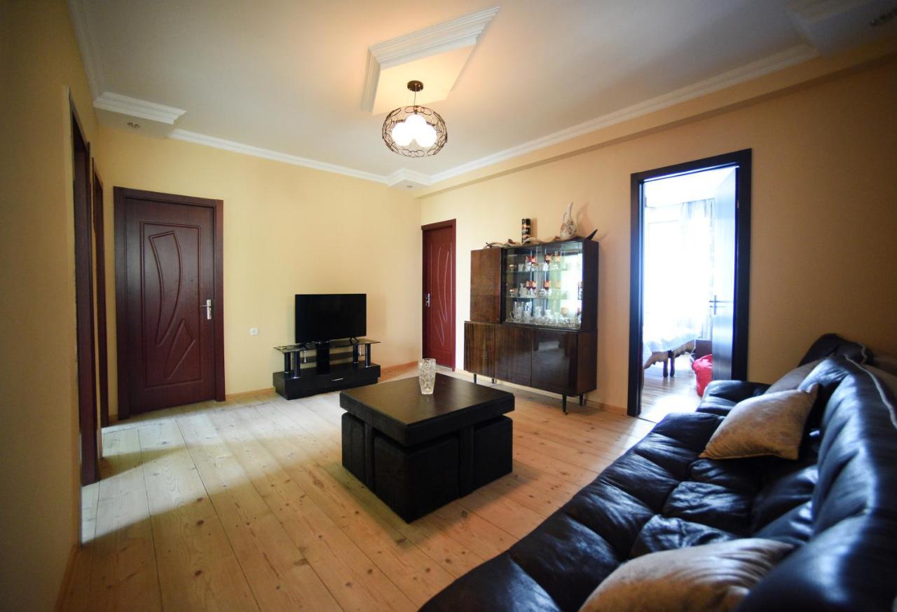 אושגולי Caucasus Guesthouse מראה חיצוני תמונה