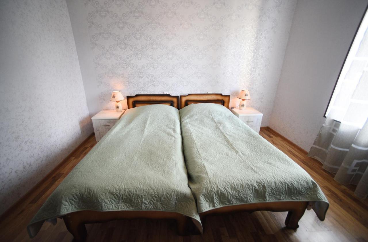 אושגולי Caucasus Guesthouse מראה חיצוני תמונה